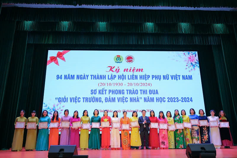 Kỷ niệm 94 năm ngày thành lập HLH Phụ nữ Việt Nam, Sơ kết phong trào thi đua “Giỏi việc trường, đảm việc nhà” năm học 2023-2024 và Hội thi Tiếng hát Karaoke Công đoàn