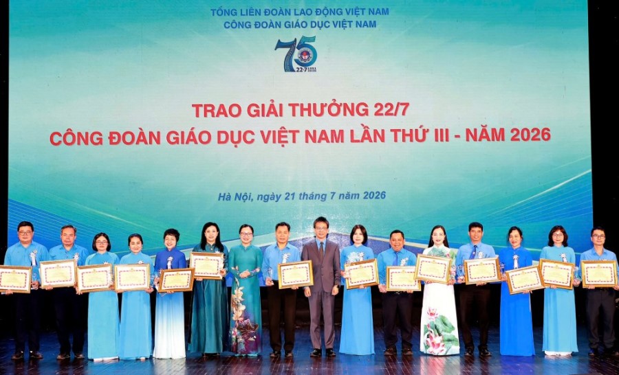 Công đoàn viên HPU2 được tôn vinh cán bộ công đoàn tiêu biểu và trao giải Nhì Tiếng hát giáo viên toàn quốc 2026