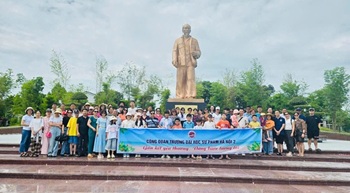 Công đoàn Trường ĐHSP Hà Nội 2 tổ chức thành công chuyến nghỉ mát hè 2025 tại Cửa Lò, Nghệ An
