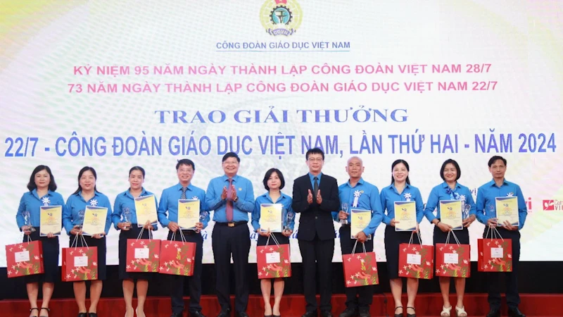 Tôn vinh 22 cán bộ công đoàn ngành giáo dục xuất sắc, có sáng kiến đổi mới